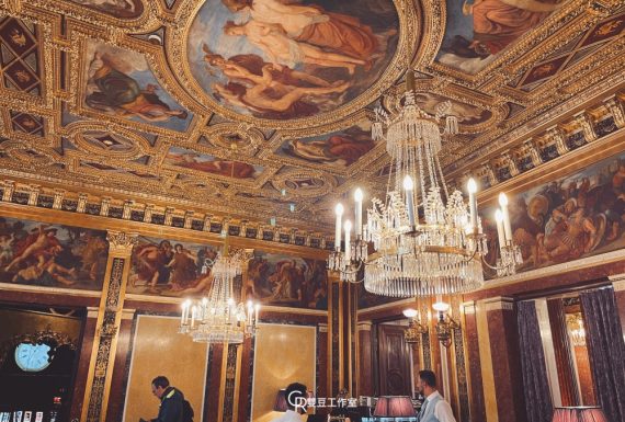 吃在維也納–必去超華麗的皇家御用供應商咖啡店！Gerstner K. u. K. Hofzuckerbäcker 還能看到維也納國家歌劇院