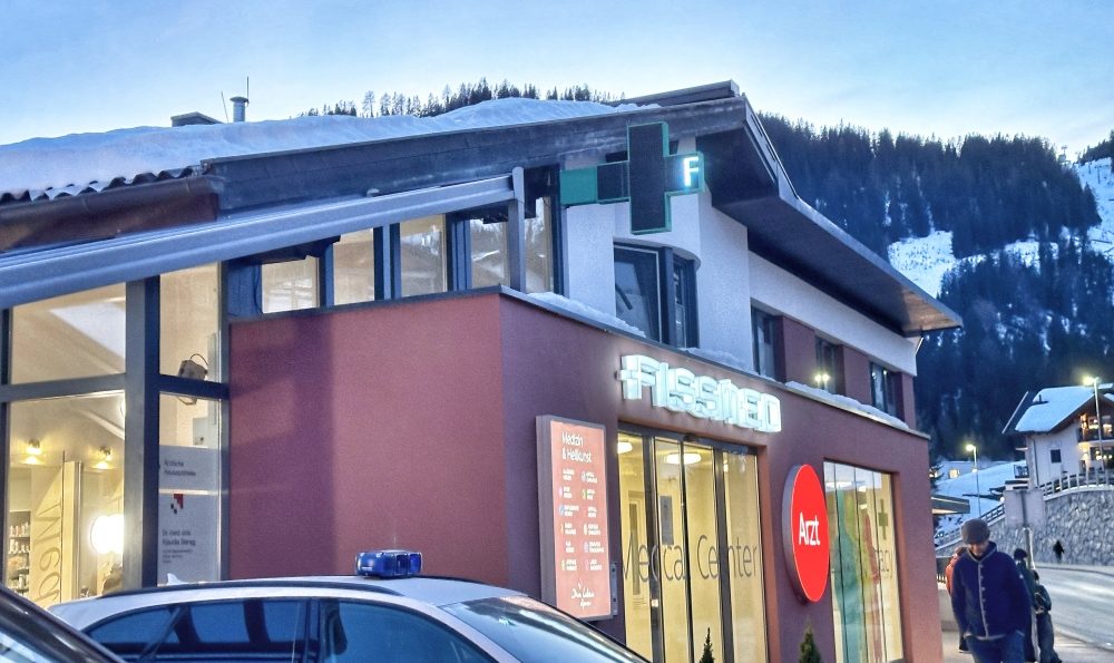 奧地利Tirol Serfaus Fiss Ladis親子滑雪 十字韌帶斷裂受傷紀錄＆費用明細